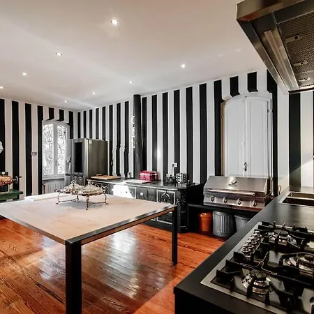 Exclusive 5 Bedroom Outbuilding, Each With A Private Bathroom, Which Can Accommodate Up To 12 Guests. *