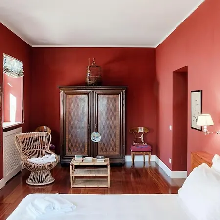 Exclusive 5 Bedroom Outbuilding, Each With A Private Bathroom, Which Can Accommodate Up To 12 Guests. *