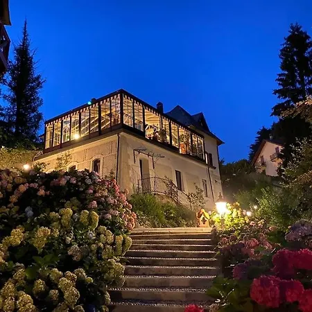 Exclusive 5 Bedroom Outbuilding, Each With A Private Bathroom, Which Can Accommodate Up To 12 Guests. Villa